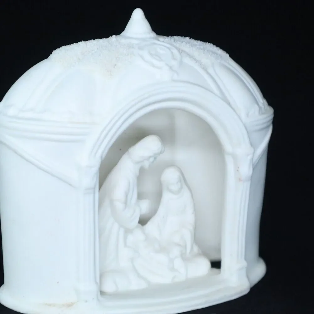 Nativity Vintage Off-White Ceramic